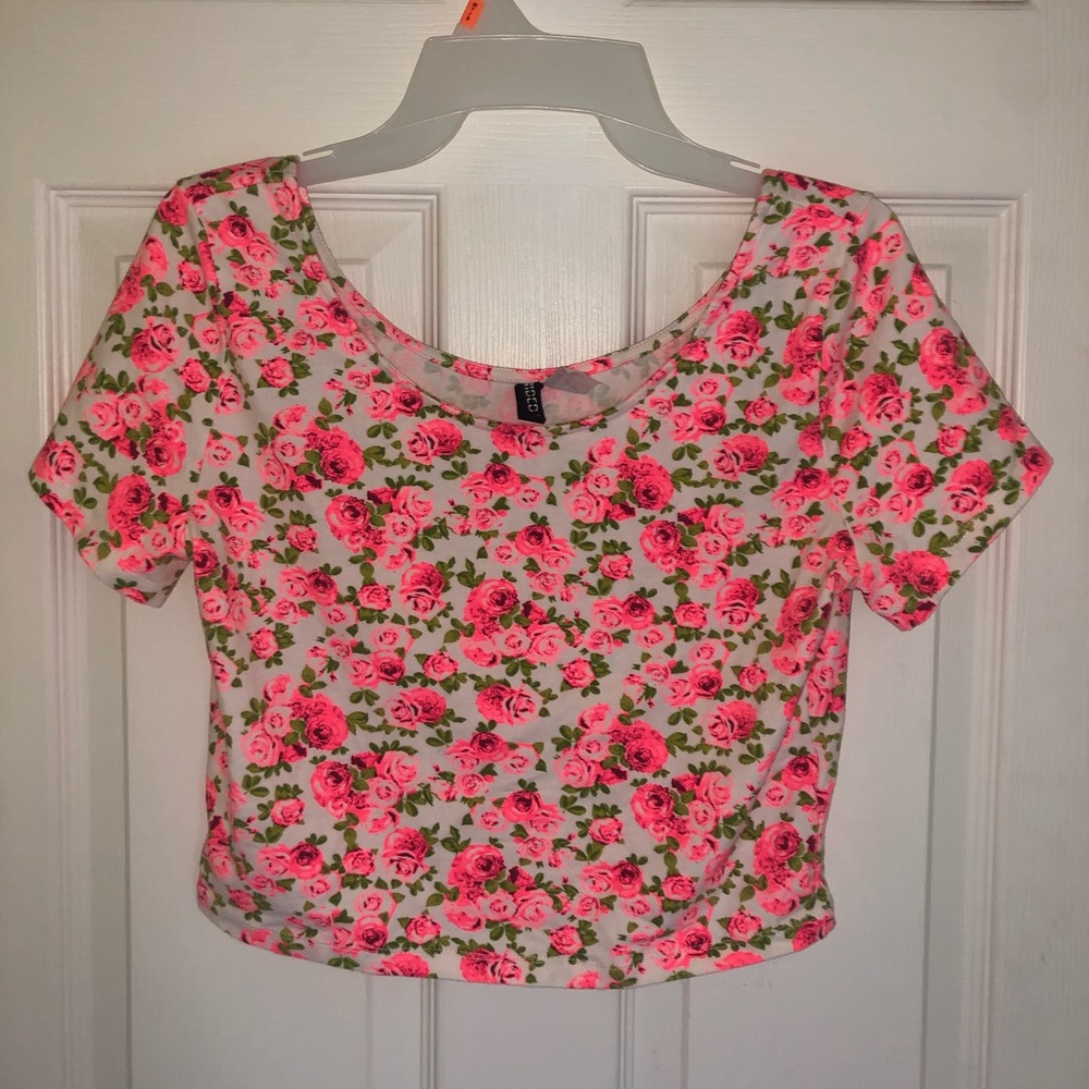*2 for $15* bright pink rosey crop top!